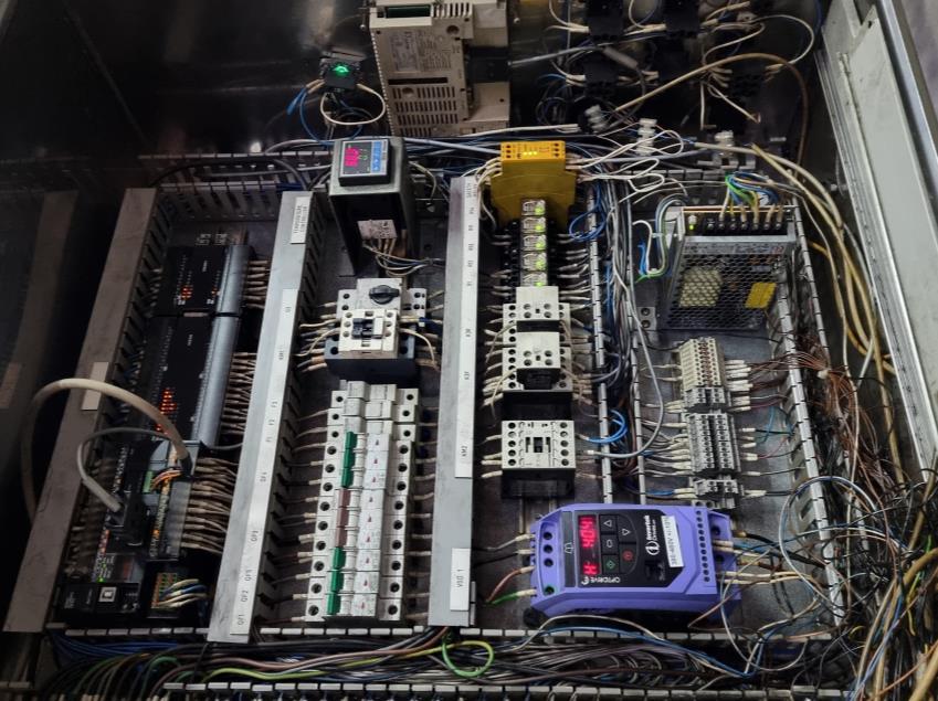 Control System Upgrade for Existing Oil Filling Machine project image 1